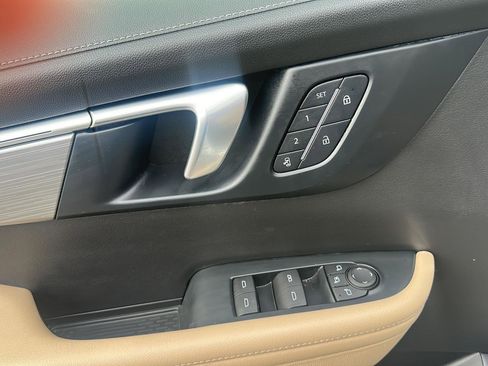 Used 2025 Buick Enclave Preferred w/ Power Package image 13