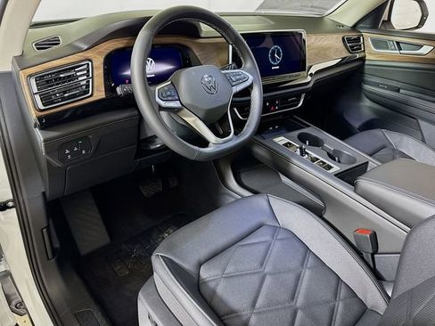 New 2026 Volkswagen Atlas SE image 5