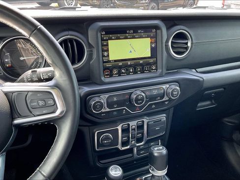 Used 2021 Jeep Wrangler Unlimited Sahara AWD/4WD image 6