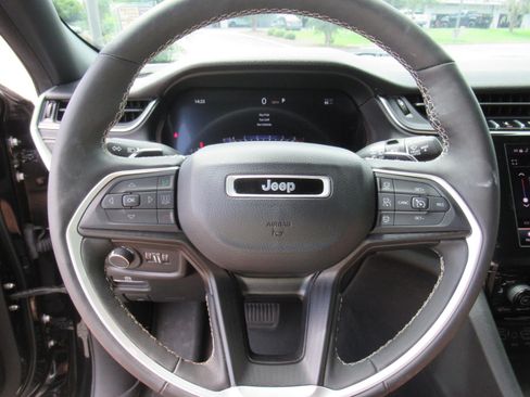 Used 2024 Jeep Grand Cherokee L Laredo AWD/4WD image 22