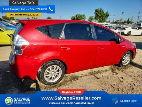 Used 2014 Toyota Prius V Two FWD image 4