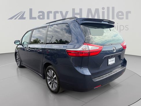 Used 2019 Toyota Sienna XLE AWD/4WD image 3