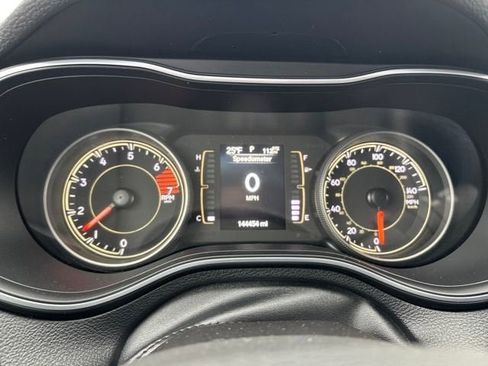 Used 2021 Jeep Cherokee Latitude w/ Mopar Interior Package image 15