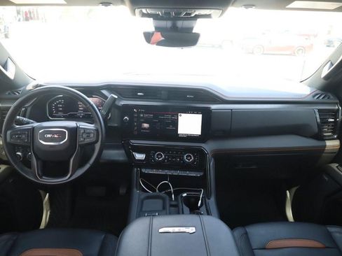 Used 2024 GMC Sierra 2500 AT4 w/ AT4 Premium Plus Package AWD/4WD image 6