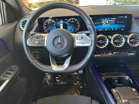 Certified 2022 Mercedes-Benz GLA 250 4MATIC image 17