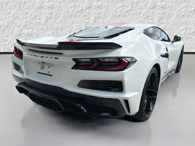 Used 2026 Chevrolet Corvette Z06 RWD image 3