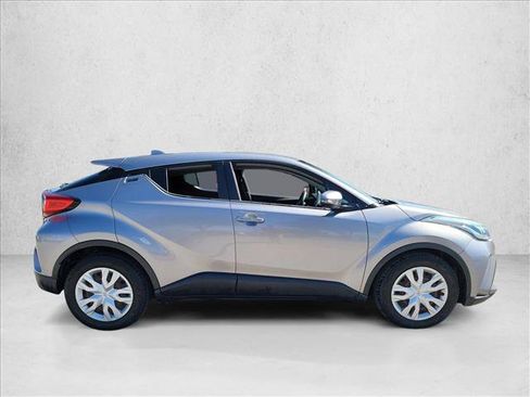Used 2020 Toyota C-HR LE image 4