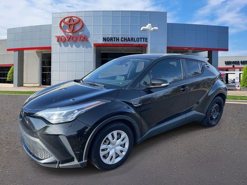 Used 2021 Toyota C-HR LE image 6
