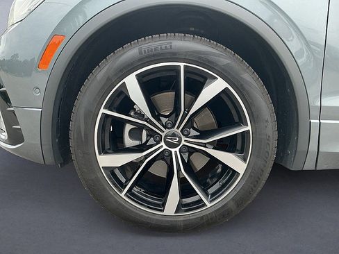 Used 2024 Volkswagen Tiguan SEL R-Line AWD/4WD image 9