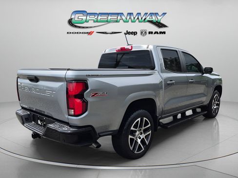 Used 2024 Chevrolet Colorado Z71 w/ Z71 Convenience Package 2 AWD/4WD image 3