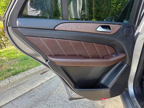 Used 2013 Mercedes-Benz ML 63 AMG 4MATIC image 33