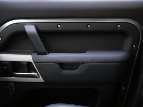 Used 2022 Land Rover Defender 110 S image 14