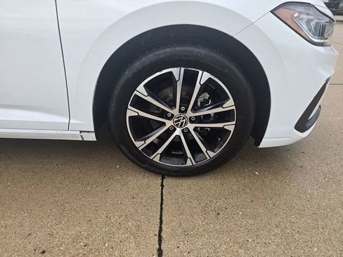 Used 2025 Volkswagen Jetta Sport image 10