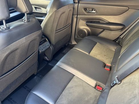 Used 2023 Nissan Ariya FWD image 13