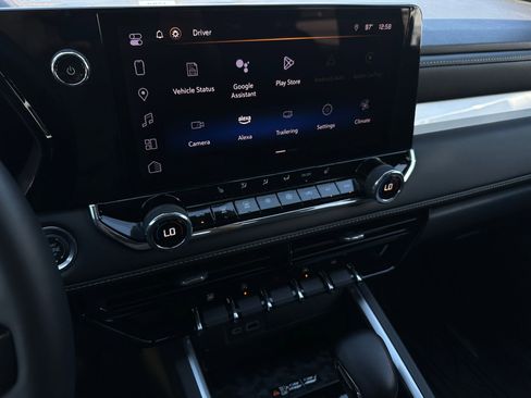 Used 2024 Chevrolet Colorado LT w/ LT Convenience Package II image 20