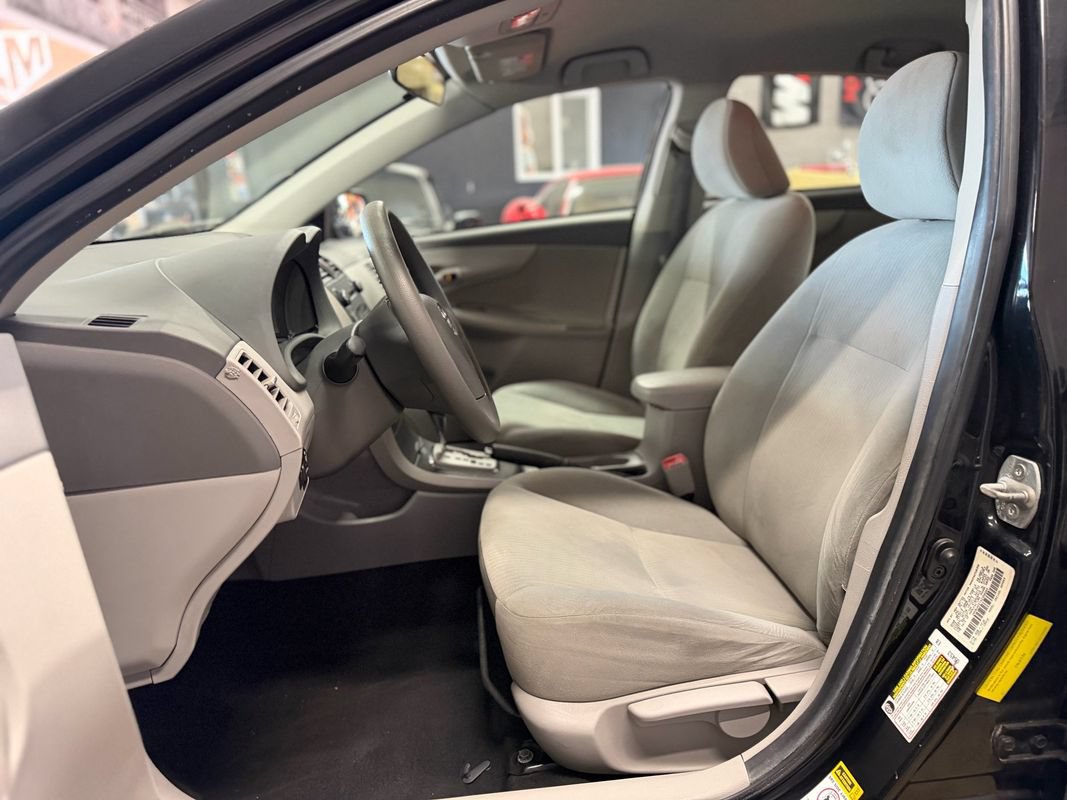 Used 2010 Toyota Corolla LE FWD image 11