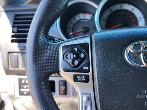 Used 2015 Toyota Tacoma 4x4 Access Cab w/ SR5 Package image 28