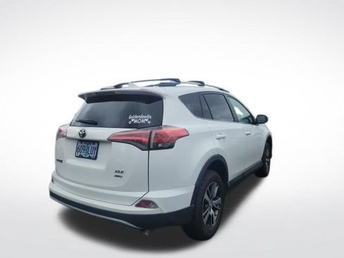Used 2018 Toyota RAV4 XLE w/ Plus Extra Value Package AWD/4WD image 3