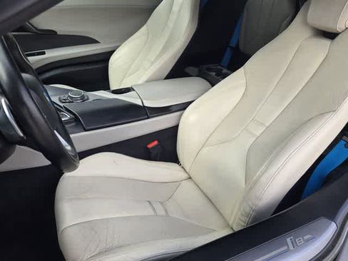 Used 2015 BMW i8 image 9