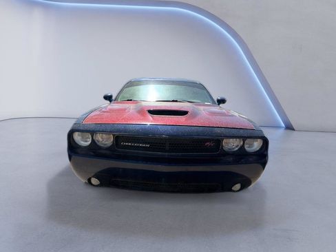 Used 2014 Dodge Challenger R/T Plus RWD image 2