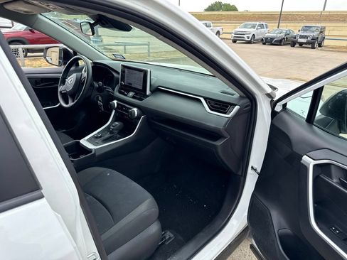 Used 2024 Toyota RAV4 LE AWD/4WD image 15