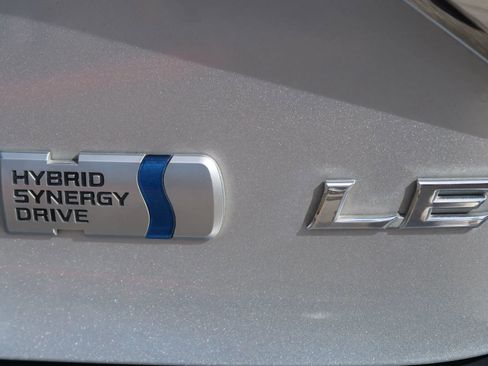 Used 2016 Toyota Camry LE image 10