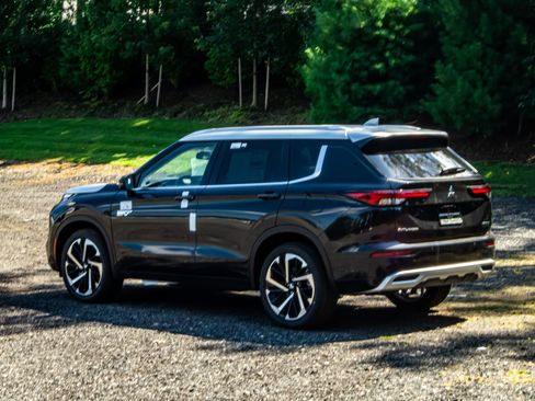 New 2025 Mitsubishi Outlander AWD image 5