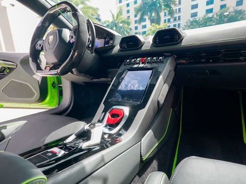 Used 2021 Lamborghini Huracan EVO RWD image 85