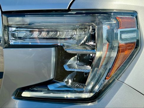 Used 2022 GMC Sierra 1500 SLT w/ SLT Premium Plus Package image 10