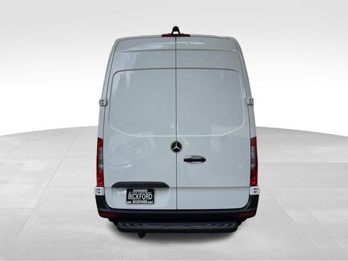 Used 2024 Mercedes-Benz Sprinter 2500 image 7