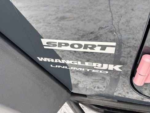 Used 2018 Jeep Wrangler Unlimited Sport S image 41