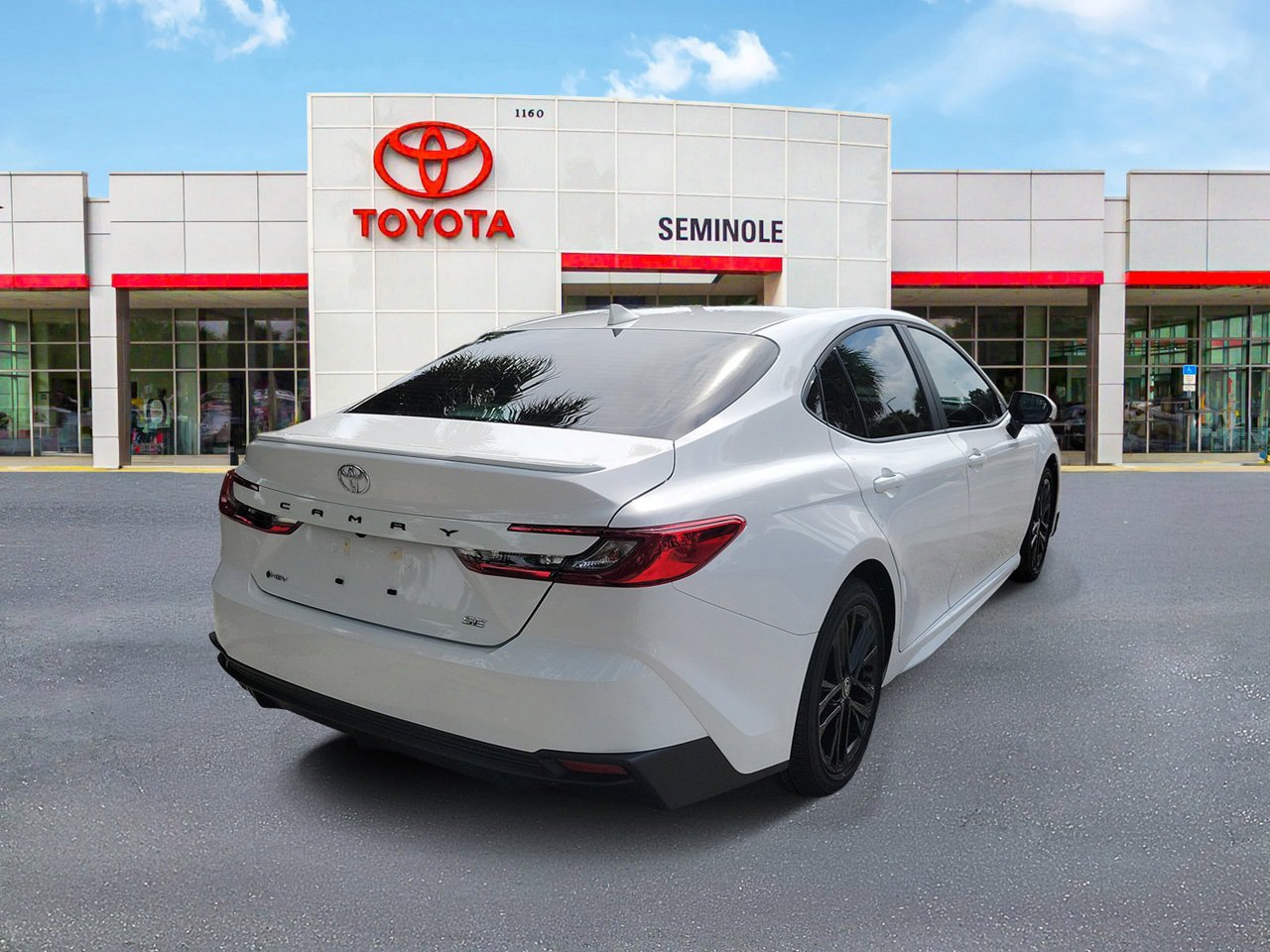 Used 2026 Toyota Camry SE w/ Convenience Package FWD image 3