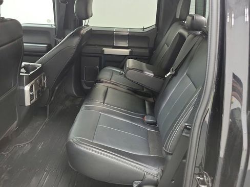 Used 2019 Ford F150 Lariat w/ Equipment Group 502A Luxury AWD/4WD image 4