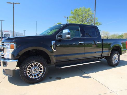 Used 2022 Ford F250 XLT w/ XLT Premium Package AWD/4WD image 17