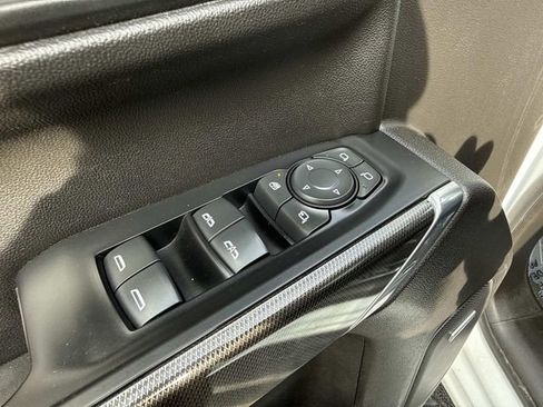 Used 2021 GMC Sierra 1500 AT4 w/ AT4 Value Package AWD/4WD image 9