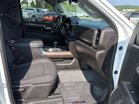 Used 2025 Chevrolet Silverado 1500 LT AWD/4WD image 13