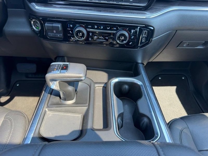 Used 2022 Chevrolet Silverado 1500 LTZ w/ Technology Package AWD/4WD image 15