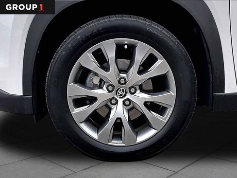 Used 2024 Toyota Grand Highlander AWD image 11