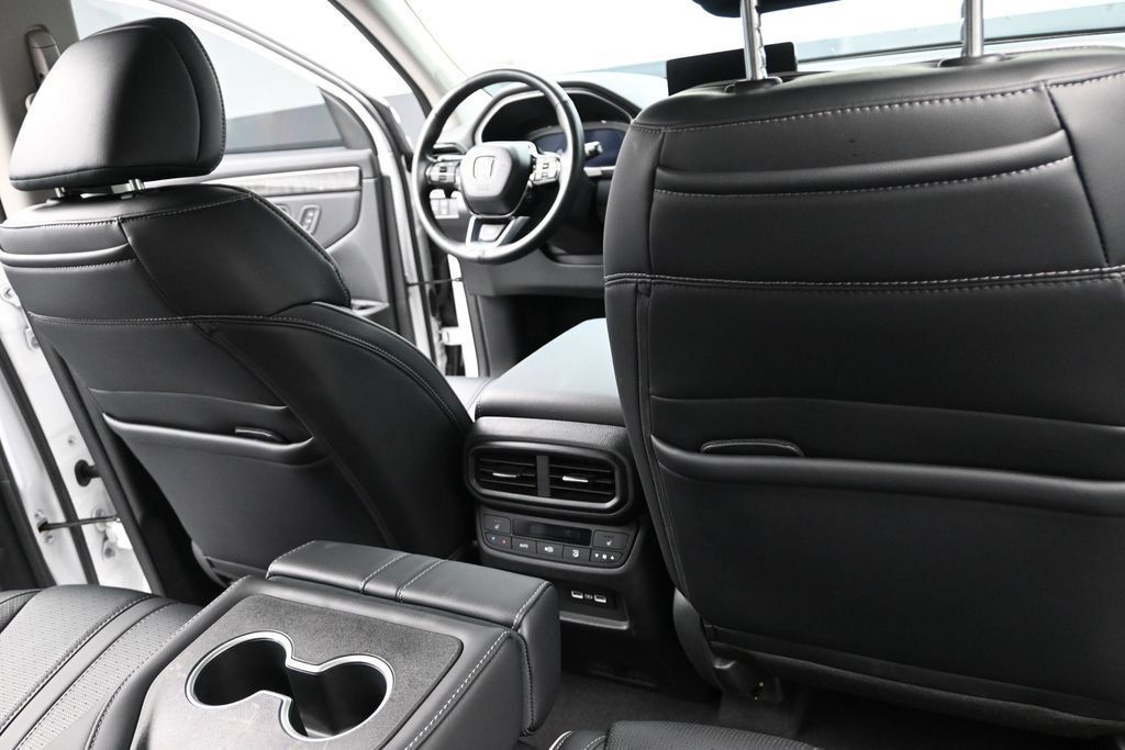 Used 2023 Honda Pilot Elite image 24