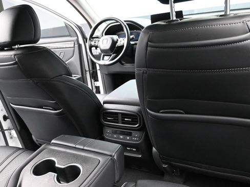 Used 2023 Honda Pilot Elite image 24