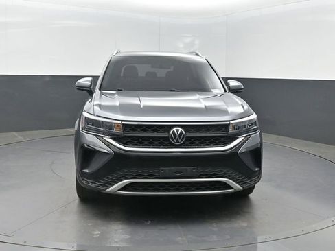 Used 2022 Volkswagen Taos SE w/ Panoramic Sunroof Package image 35