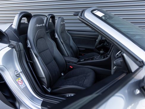 Used 2025 Porsche 718 Boxster Spyder RS image 27