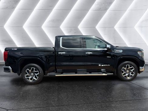 Used 2023 GMC Sierra 1500 SLT w/ SLT Premium Package AWD/4WD image 8