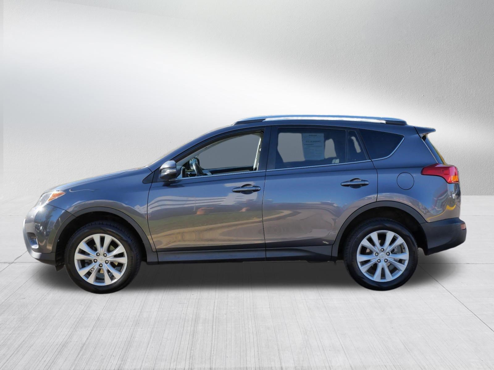 Used 2014 Toyota RAV4 Limited w/ Technology Package AWD/4WD image 4