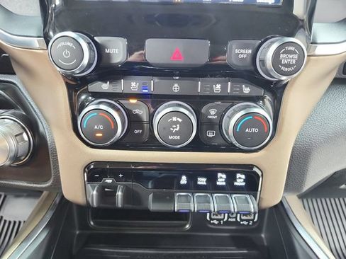 Used 2021 RAM 1500 Laramie AWD/4WD image 31