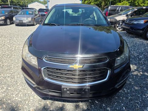 Used 2015 Chevrolet Cruze LS FWD image 2