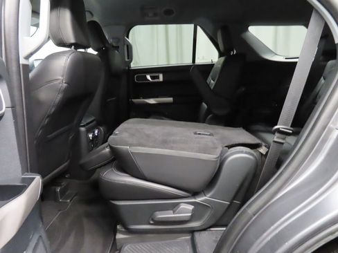 Used 2023 Ford Explorer XLT image 45