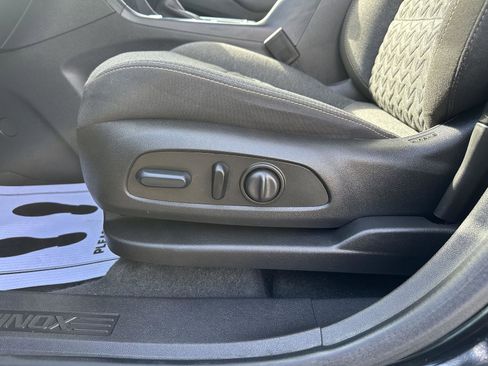 Used 2024 Chevrolet Equinox LT image 23