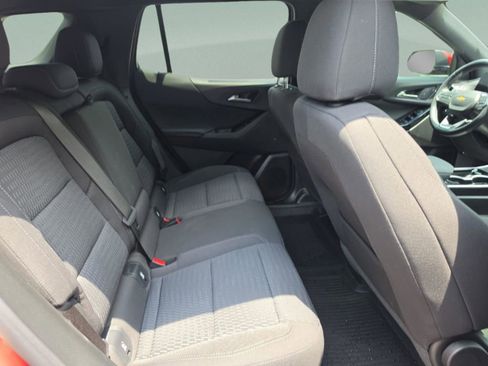 Used 2025 Chevrolet Equinox LT FWD image 30