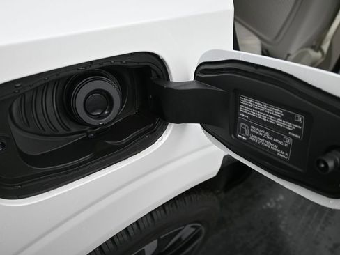 New 2026 Volvo XC60 B5 Ultra w/ Protection Package Premier image 18